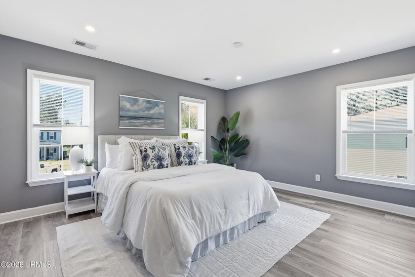 Exceptional 3-bedroom, 2.5-bath home built by respected builder - photo 18