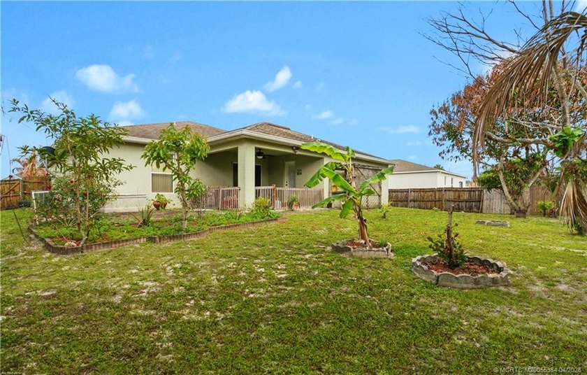Welcome to this well maintained 4 bedroom, 3 bathroom home - photo 23