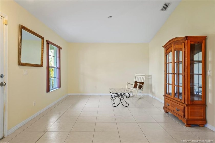Welcome to this well maintained 4 bedroom, 3 bathroom home - photo 26
