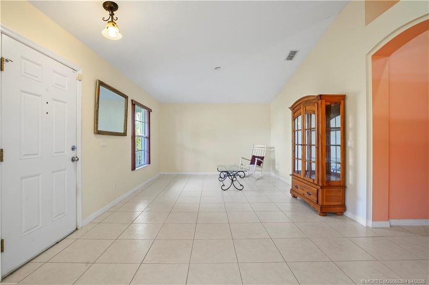 Welcome to this well maintained 4 bedroom, 3 bathroom home - photo 27