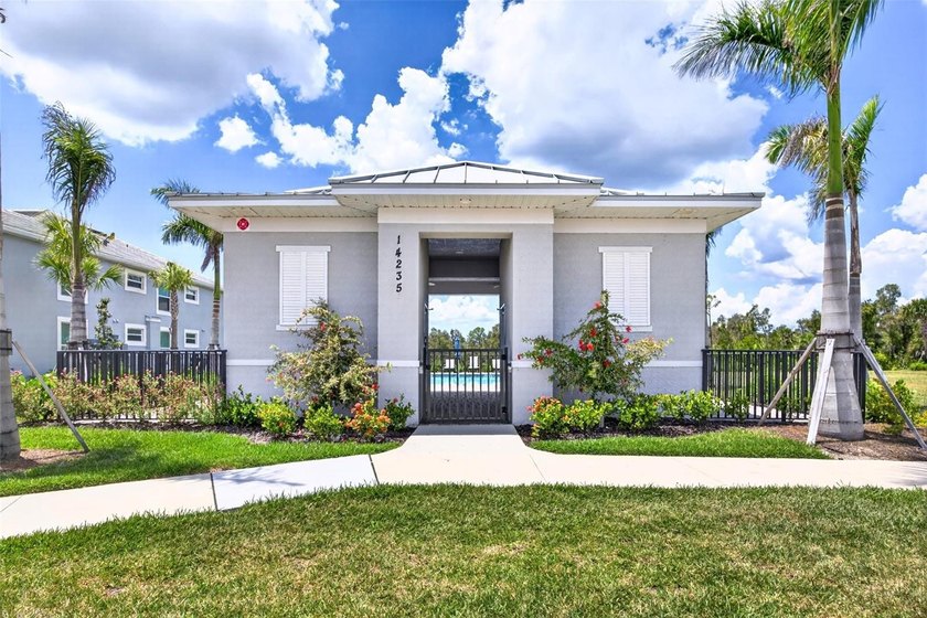SHOWS LIKE A MODEL! ENJOY GOLF &amp; RESORT STYLE LIVING IN THIS - photo 31