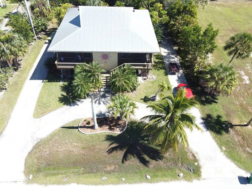 Rental potential. This is a stilt duplex with 2 bedrooms / one - photo 31