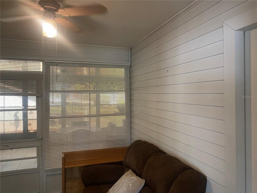 Cute 2 bedroom home in Oak Run is super neat and clean, and it's - photo 22
