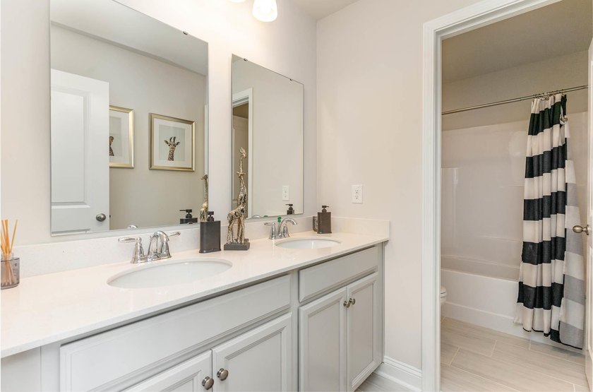 Stunning 4-Bedroom, 3-Bathroom Two-Story Home with Flexibility - photo 27