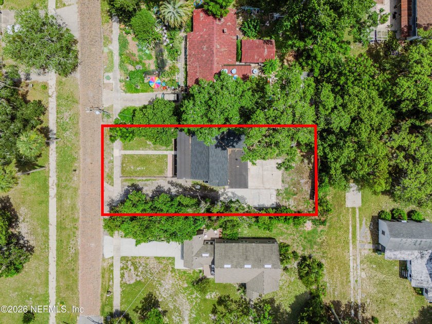 Remodeled and move-in ready in Palatka. This 3 bedroom, 2 - photo 2