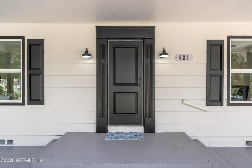 Remodeled and move-in ready in Palatka. This 3 bedroom, 2 - photo 5