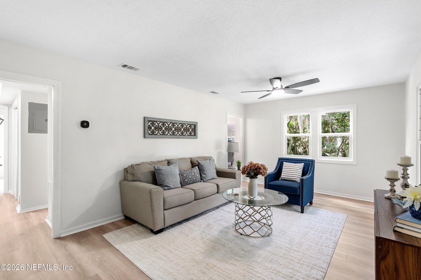 Remodeled and move-in ready in Palatka. This 3 bedroom, 2 - photo 8