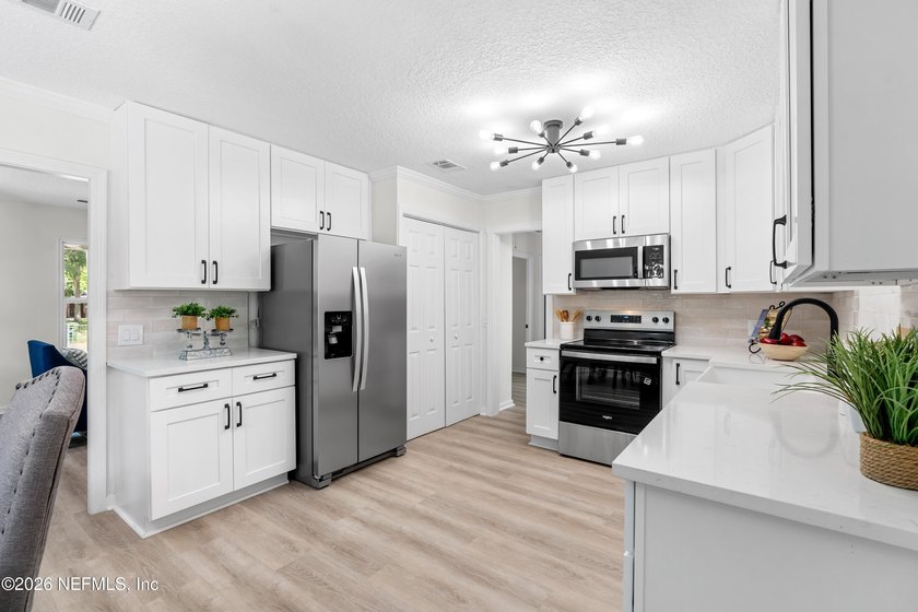 Remodeled and move-in ready in Palatka. This 3 bedroom, 2 - photo 10