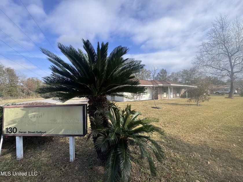 This 1,823 SF medical office building is move-in ready and - photo 11