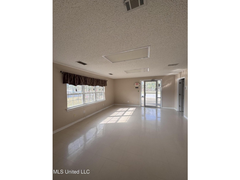 This 1,823 SF medical office building is move-in ready and - photo 13