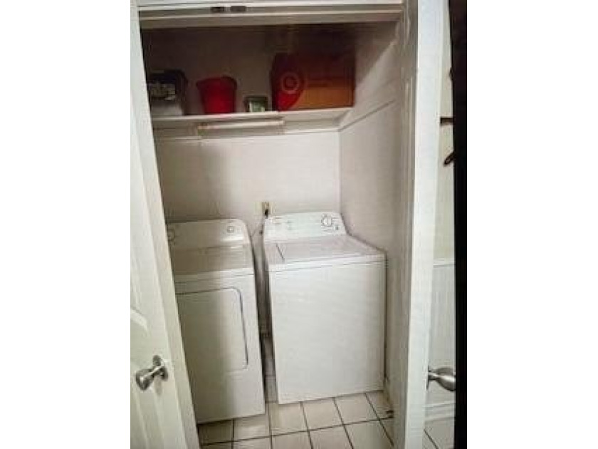 Very nice spacious 2 Bedroom 2 1/2 bath Townhome in Southbay by - photo 14