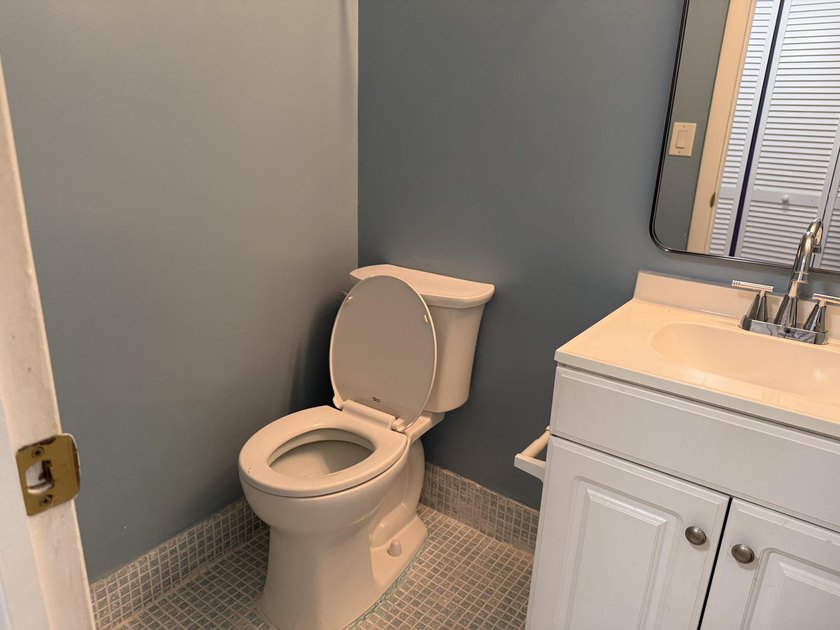 Welcome to this charming one-bedroom, one-and-a-half-bath - photo 5