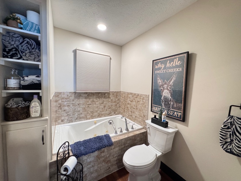 This beautifully updated ranch-style home. SOLD - photo 26