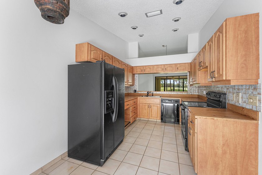 DISCOVER THE INCREDIBLE POTENTIAL OF THIS SPACIOUS VILLA IN A - photo 9