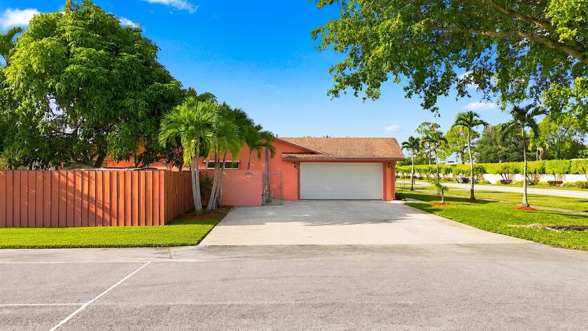 Spacious 4-bedroom, 2-bathroom pool home offering incredible - photo 4