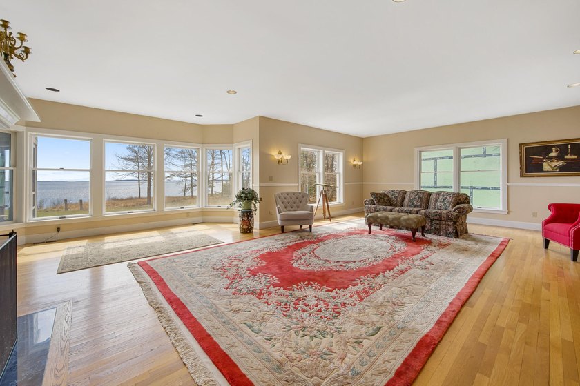 Luxurious oceanfront property on 9.4 acres with 562 ft of - photo 15