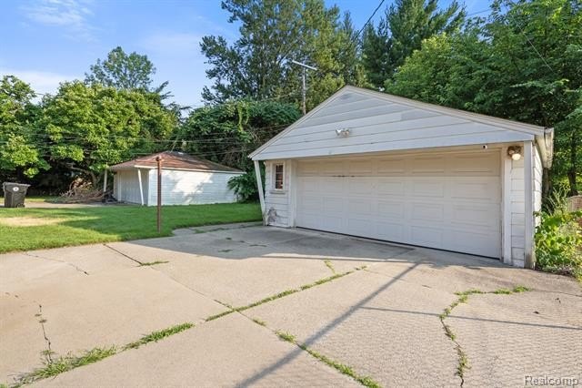 *OFFERS DUE MONDAY, JULY 20 @ NOON* Owned by the same family for - photo 5