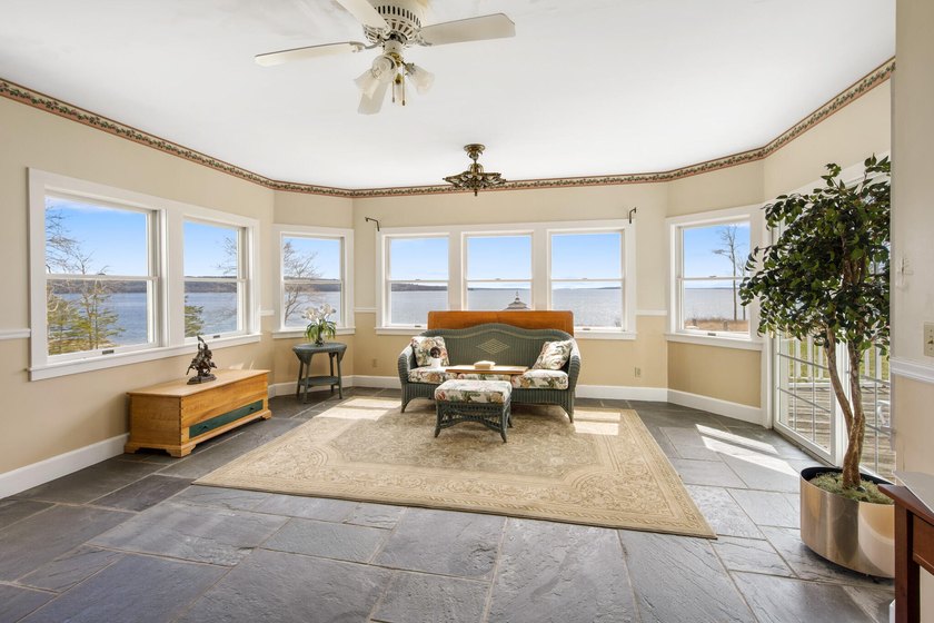 Luxurious oceanfront property on 9.4 acres with 562 ft of - photo 25