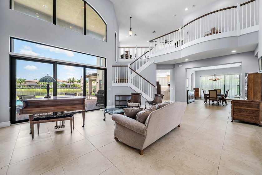 Beautifully upgraded 5-bedroom Colonnade residence set on an - photo 6