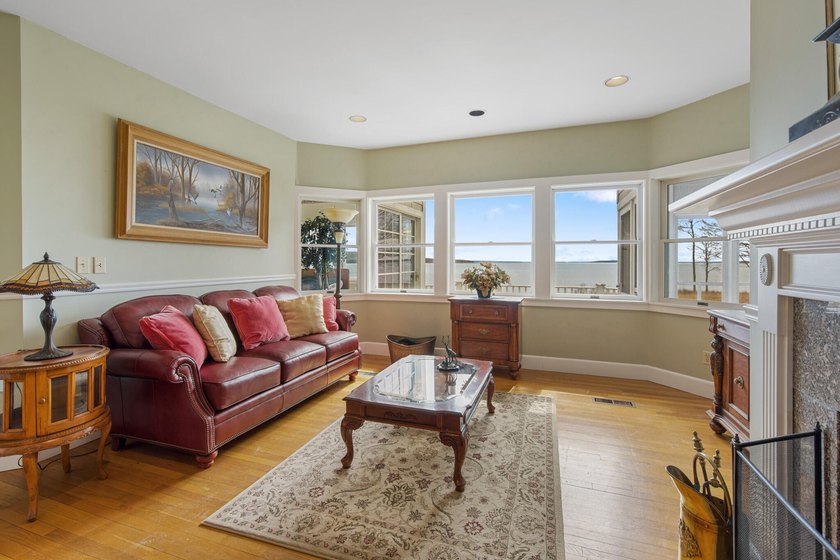 Luxurious oceanfront property on 9.4 acres with 562 ft of - photo 30