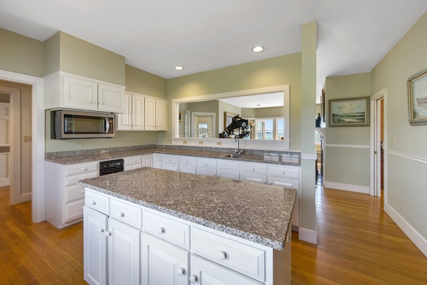 Luxurious oceanfront property on 9.4 acres with 562 ft of - photo 33