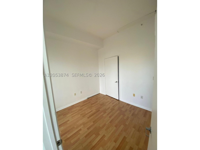 Welcome to Neo Lofts, a sought after riverfront building - photo 4