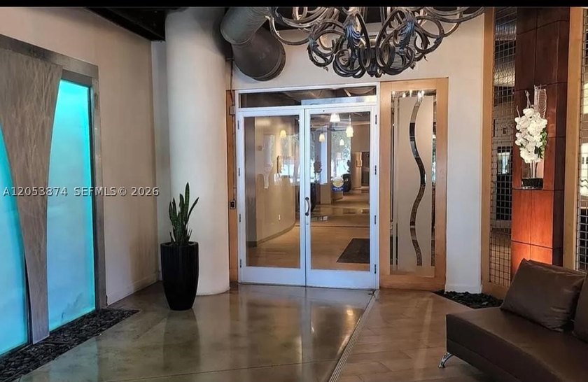 Welcome to Neo Lofts, a sought after riverfront building - photo 10