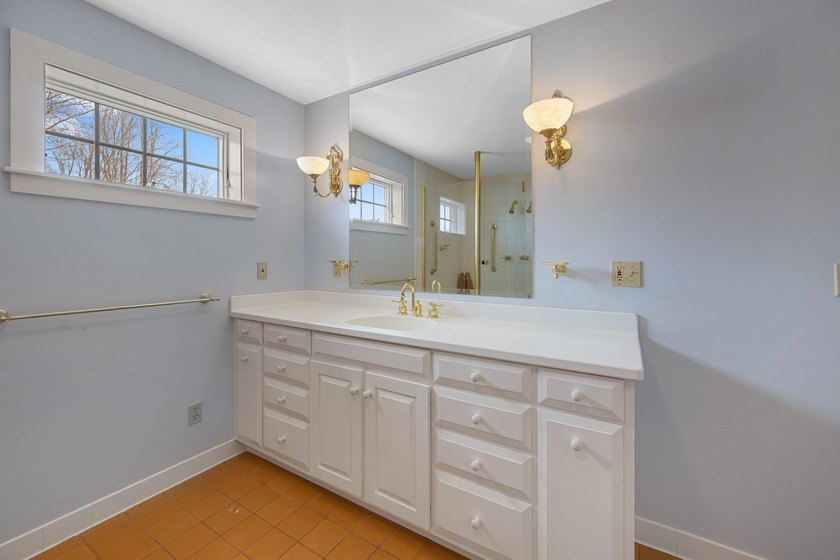 Luxurious oceanfront property on 9.4 acres with 562 ft of - photo 50