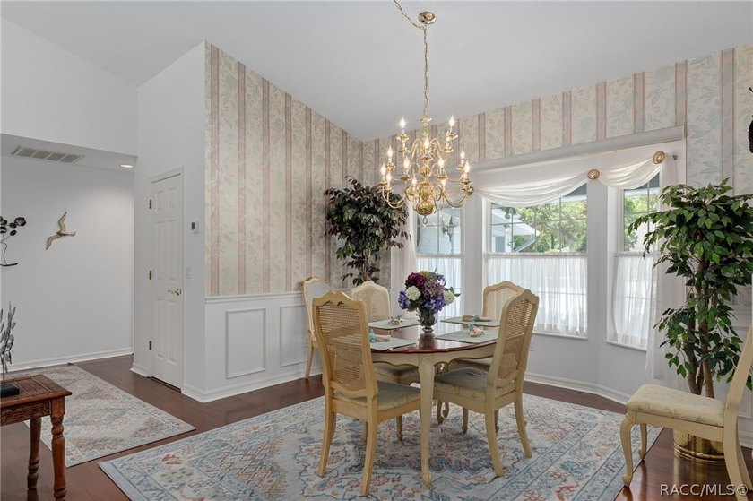 Custom 3 bedroom home with spa designed for entertaining family - photo 16