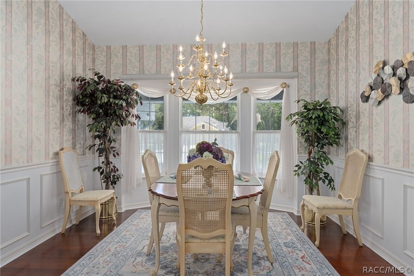 Custom 3 bedroom home with spa designed for entertaining family - photo 17