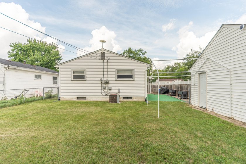 Quiet tree lined street this 3BR/2BA ranch home is located in a - photo 29