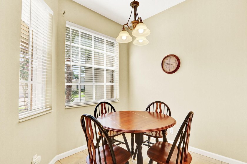 Welcome to this beautifully designed 3-bedroom + den/office - photo 7