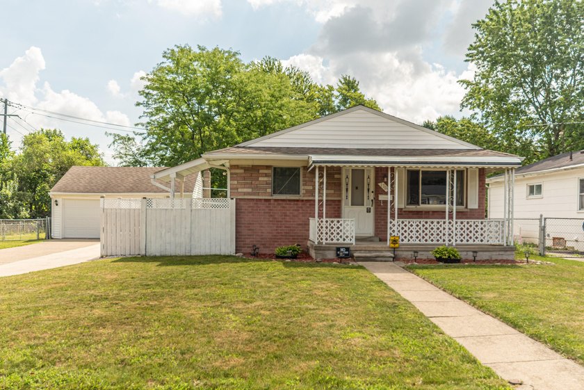 Quiet tree lined street this 3BR/2BA ranch home is located in a - photo 38
