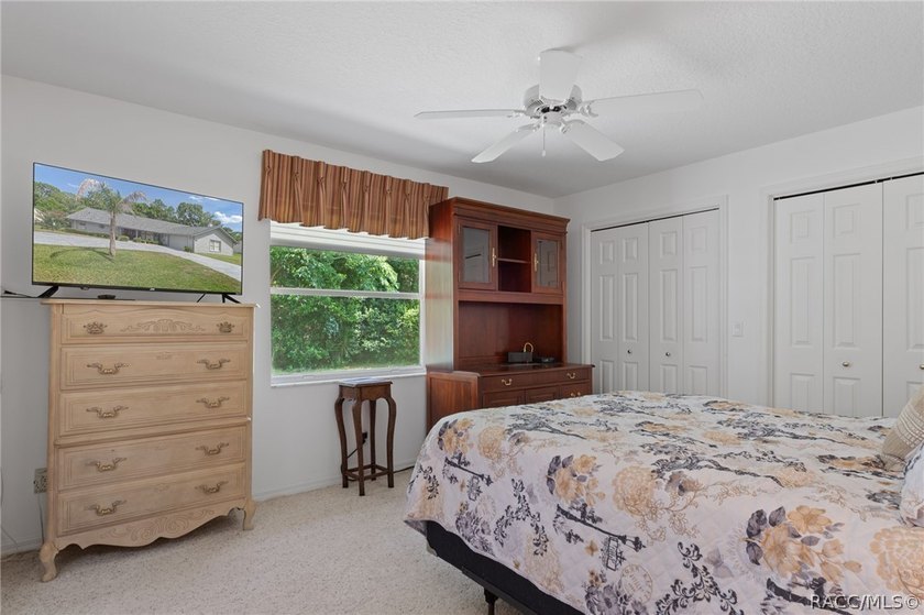 Custom 3 bedroom home with spa designed for entertaining family - photo 42