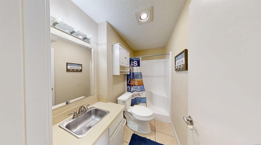 Welcome to River Mill on beautiful Lake Hamilton. This charming - photo 13