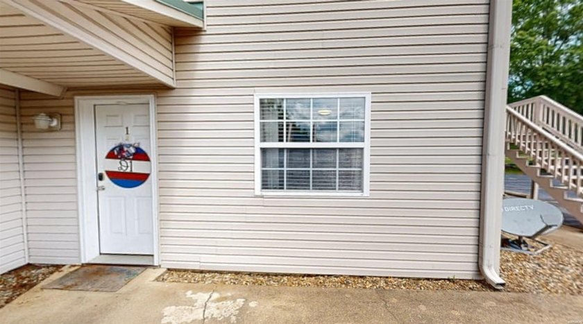 Welcome to River Mill on beautiful Lake Hamilton. This charming - photo 18