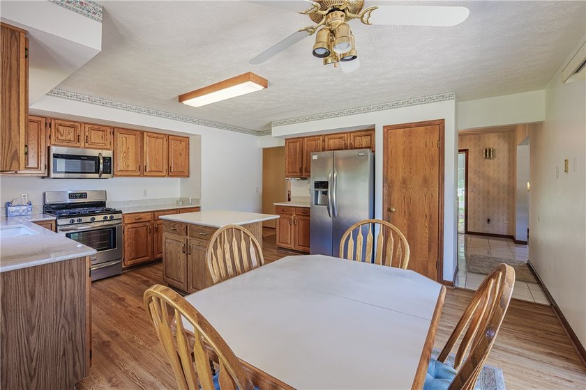 Welcome to this pristine colonial home located in Webster. There - photo 21