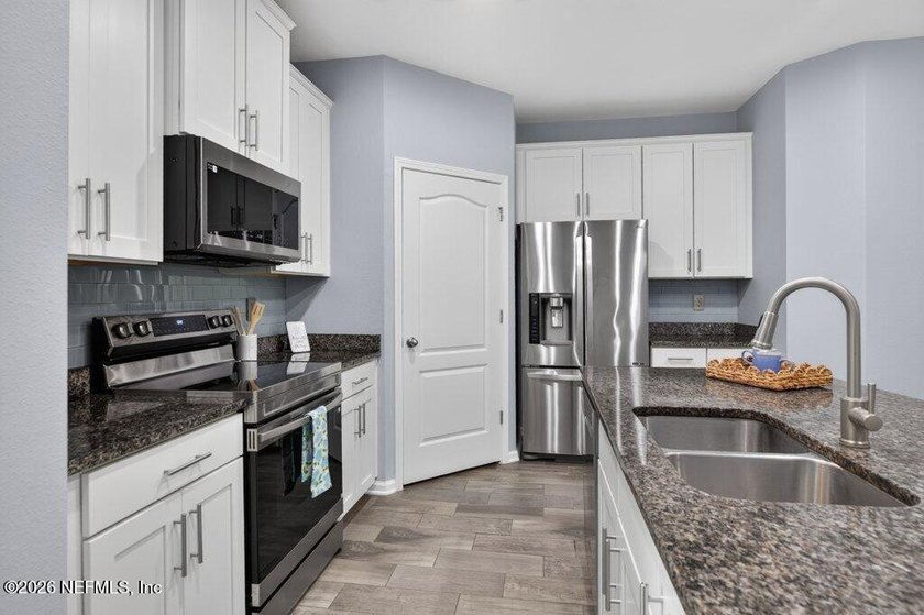 Welcome to your new home located in Durbin Crossing's Palisades - photo 2