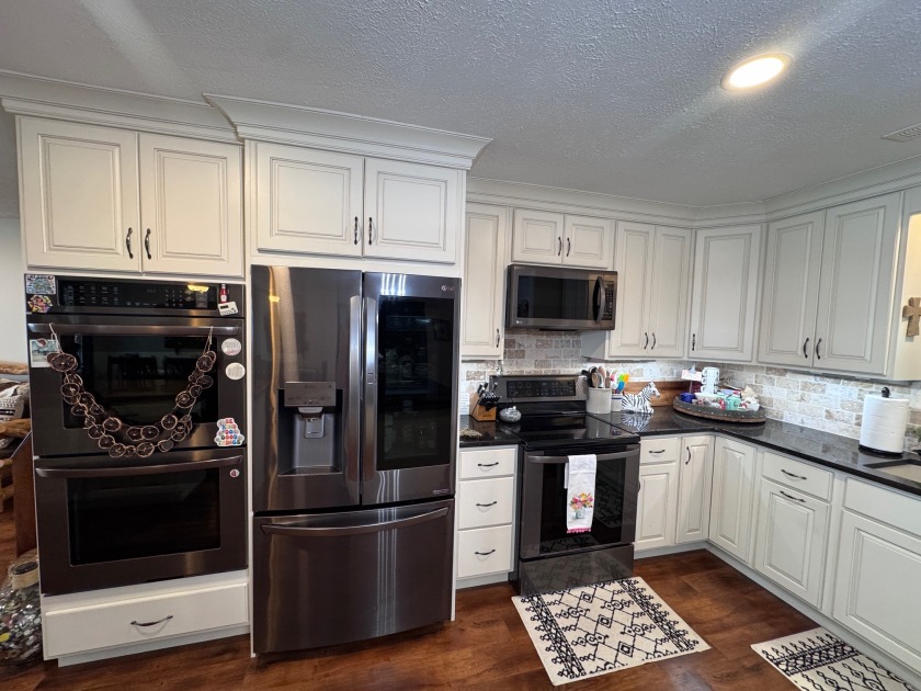 This beautifully updated ranch-style home. SOLD - photo 15