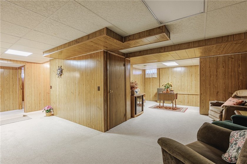 Welcome to this pristine colonial home located in Webster. There - photo 37