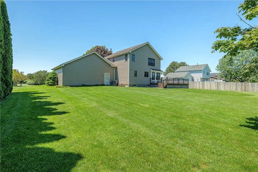 Welcome to this pristine colonial home located in Webster. There - photo 45