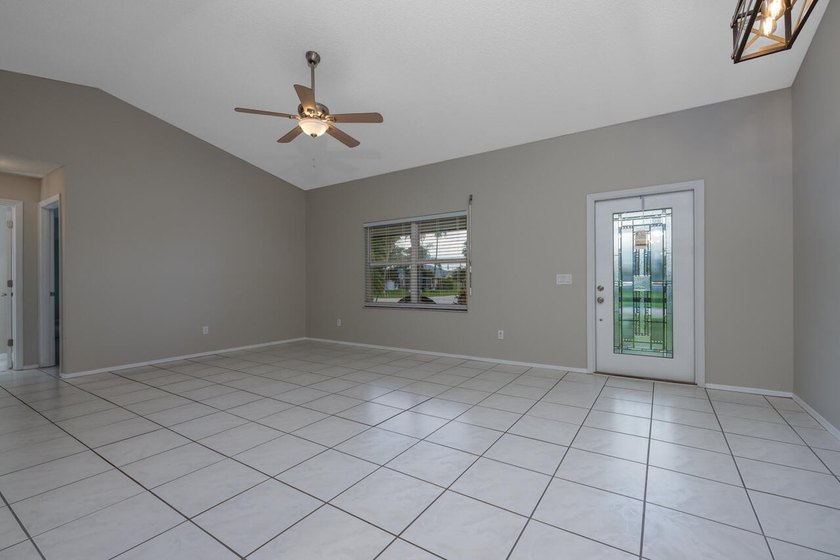 Welcome to this meticulously maintained 3-bedroom 3-bath pool - photo 7