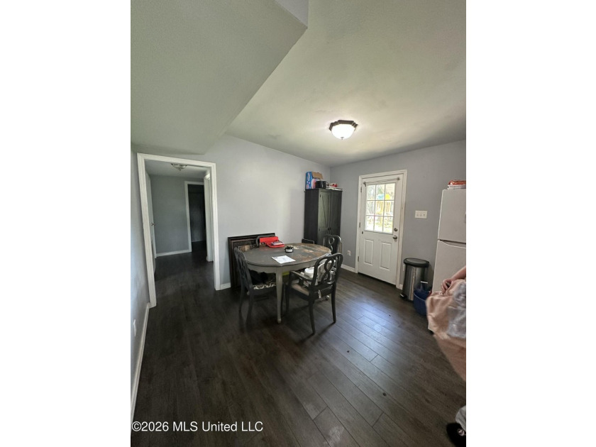 Location, Location, Location!! This Home is Move In Ready! Newly - photo 4