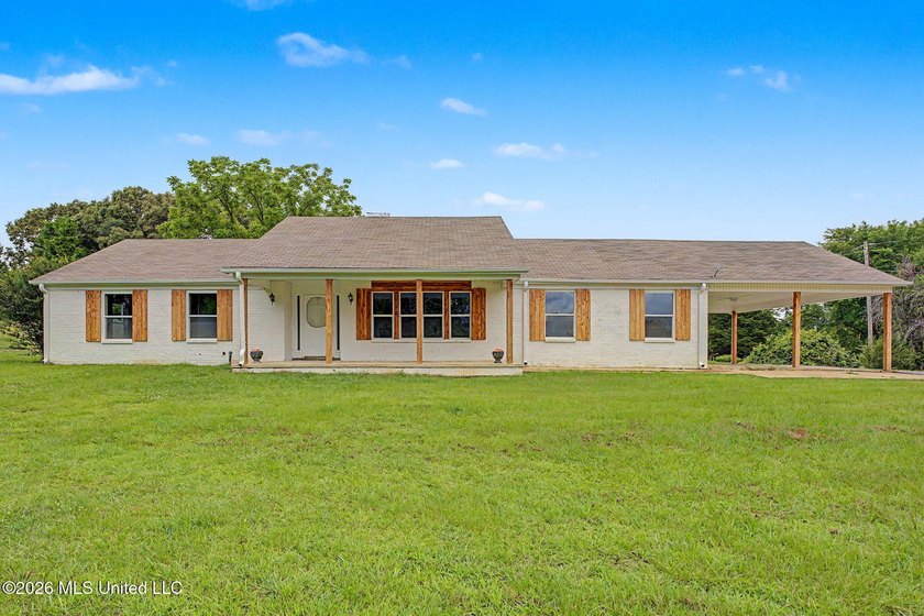 COUNTRY LIVING AT ITS BEST! Welcome to 1945 Pryor Road, where - photo 2