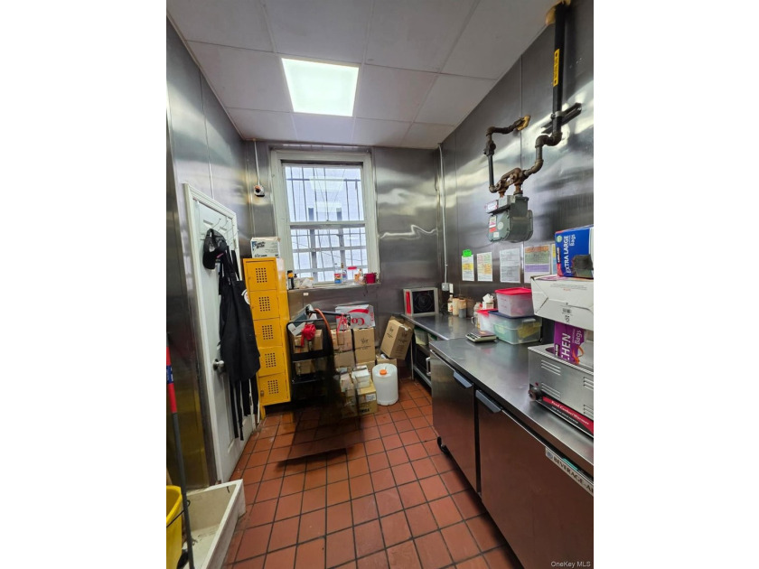Tremendous opportunity to purchase a fully equipped and income - photo 13