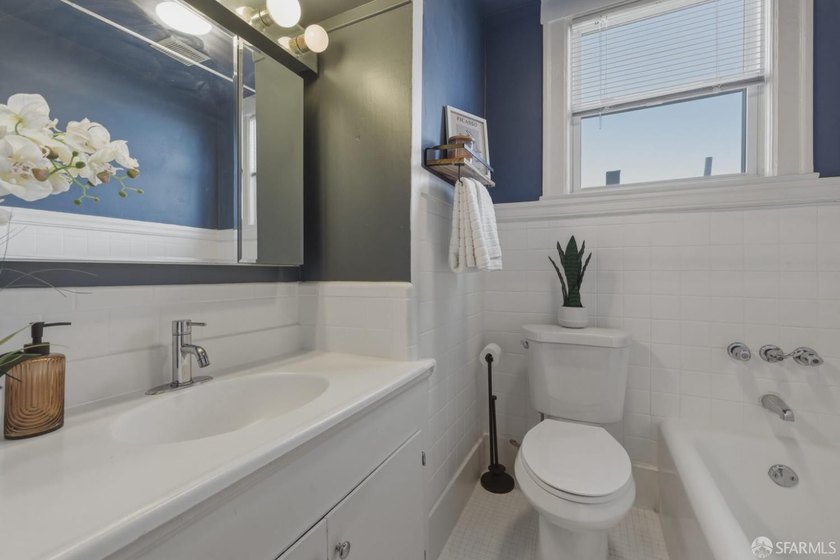 Welcome home to this Sunnyside gem with sweeping city views! - photo 28