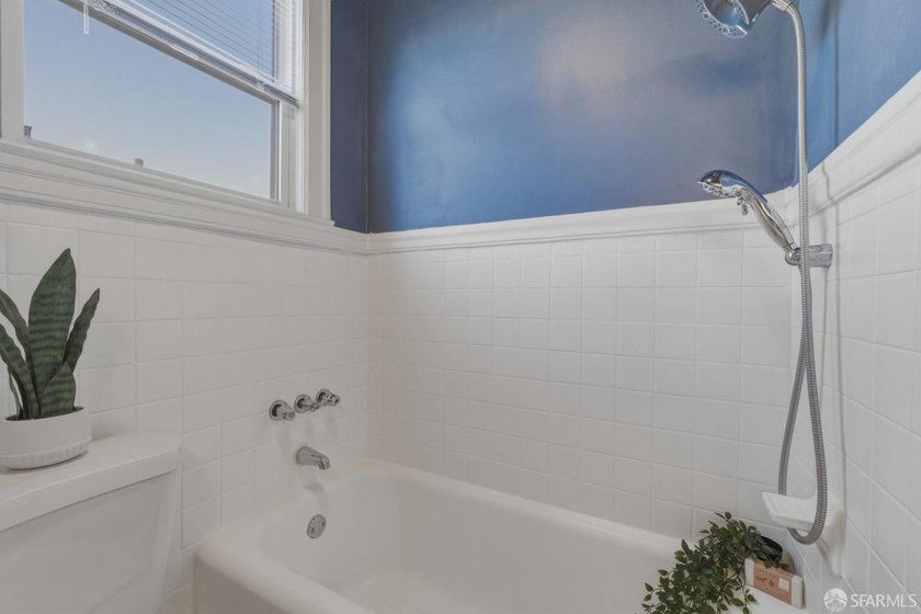 Welcome home to this Sunnyside gem with sweeping city views! - photo 29