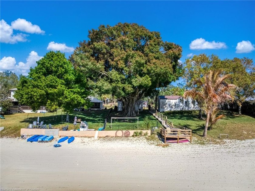 Experience the ultimate lakefront living in Florida with this - photo 33