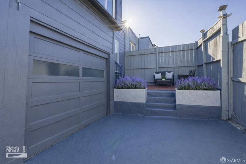 Welcome home to this Sunnyside gem with sweeping city views! - photo 34