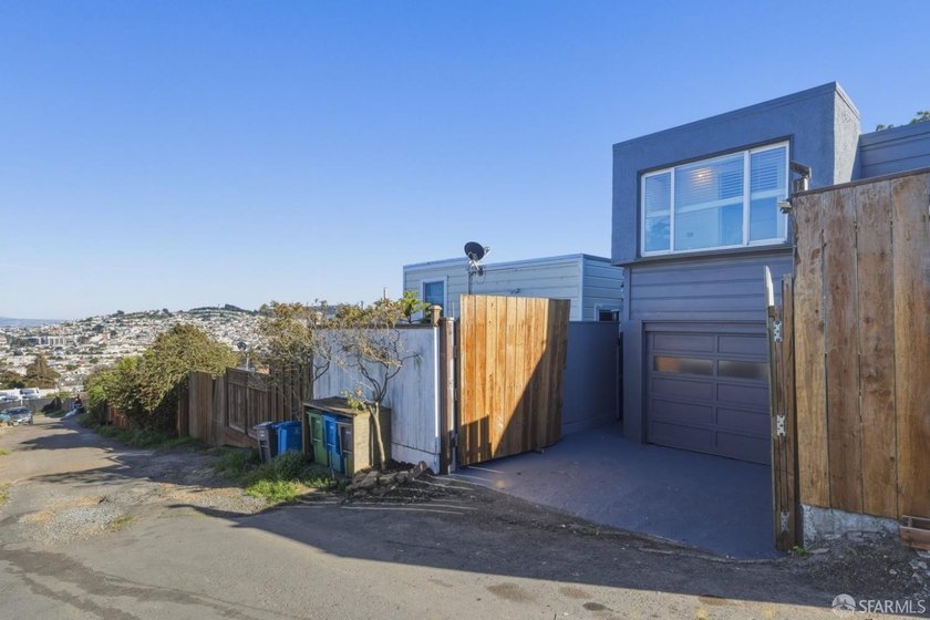 Welcome home to this Sunnyside gem with sweeping city views! - photo 39